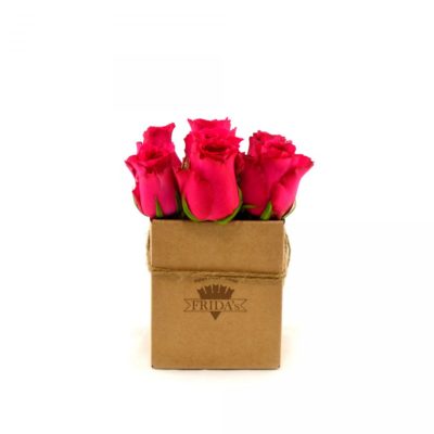 Frida's scatola con rose di firda's roma a domicilio con cosaporto.