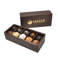 Grezzo Degustazione di cioccolato con tartufi e praline di Grezzo ordinala direttamente su Cosaporto.it