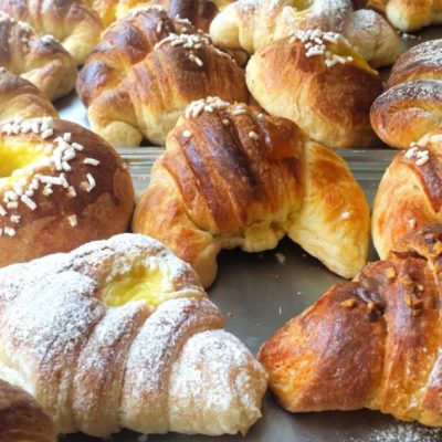 Ideale per una colazione in ufficio selezione di brioches di Ranieri ordina online su dev-beliven.cosaporto.it