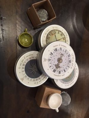 L'Ora del tè - lattina di tè e filtro in acciaio di La Reggia del Tè e cosaporto