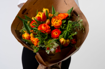 bouquet arancio Frida's a domicilio con cosaporto
