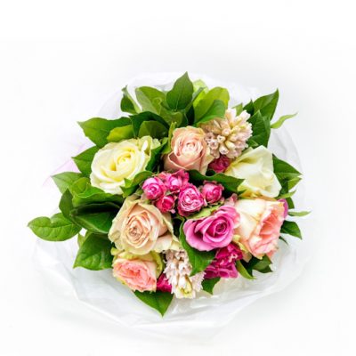 Bouquet di fiori rosa a domicilio con cosaporto