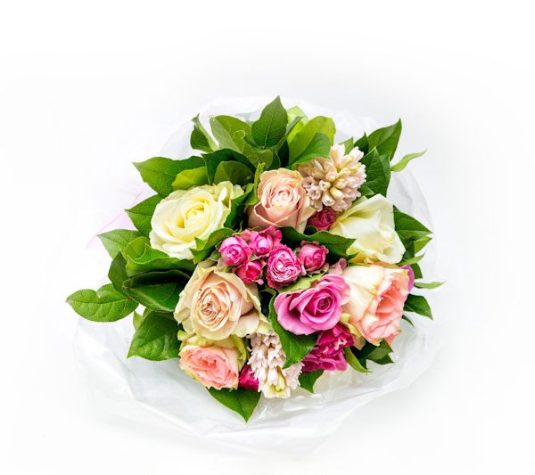 Bouquet di fiori rosa a domicilio con cosaporto