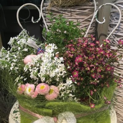 Mix di piante aromatiche con decoro pasquale il fiorile a domicilio con dev-beliven.cosaporto.it