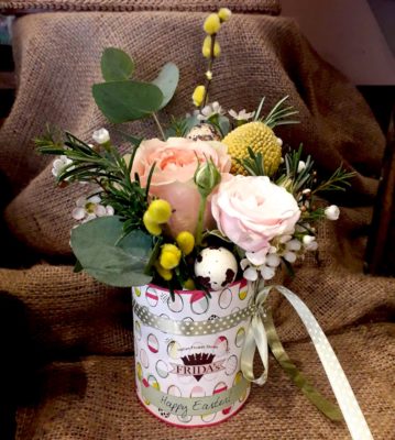 Composizione vaso flowers a domicilio con cosaporto