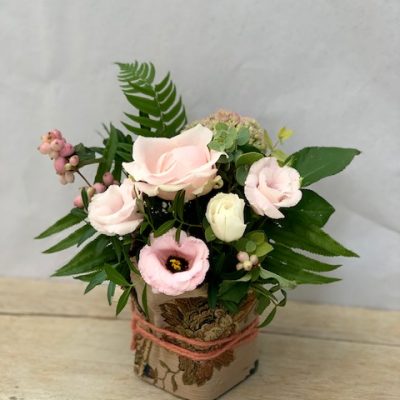 Ordina online su Cosaporto.it il vivace ed elegante sushi in rosa di Coral, un pensiero per chi vuole stupire!