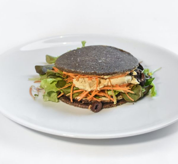 sandwich senza vegan burger ecru raw food e cosaporto