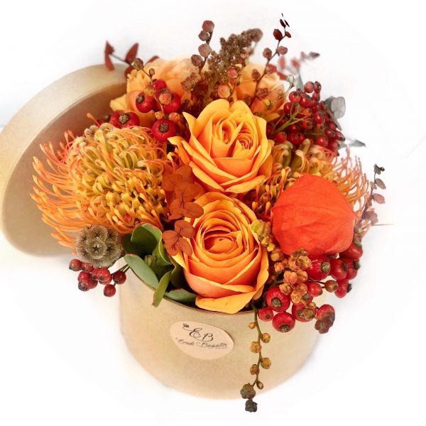 composizione-fiori-arancioni-scatola-beige-domicilio-cosaporto