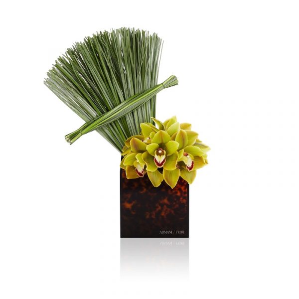 composizione-floreale-orchidea-su-vaso-in-plexiglass-piccolo-grande-consegna-domicilio-cosaporto