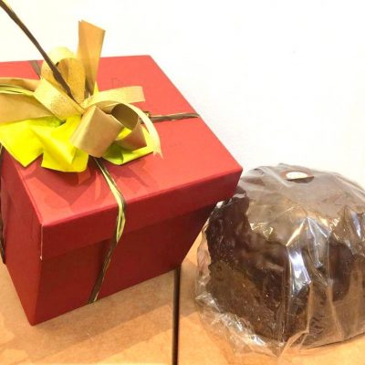 Panettone-ricoperto-cioccolato-consegna-domicilio-cosaporto