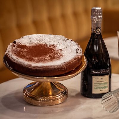 Torta-Zaini-e-spumante-consegna-domicilio-cosaporto