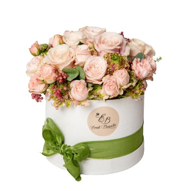 Cappelliera rose bianche e decorazioni natalizie Eredi Bagatin Consegna a domicilio con dev-beliven.cosaporto.it