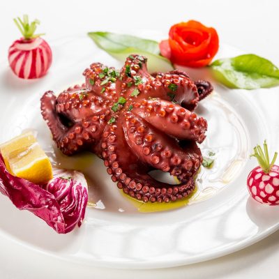 Polipetto al battuto di limone sicilia in bocca consegna a domicilio con Cosaporto