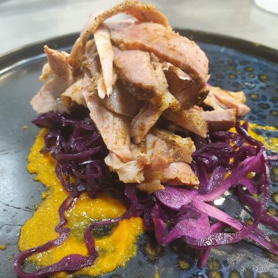 Pulled Pork, cavolo rosso, crema di zucca Golinos consegna a domicilio con Cosaporto