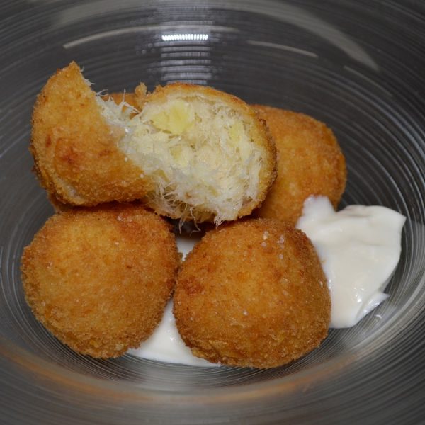 Crocchette di baccalà con salsa al wasabi Golinos consegna a domicilio con Cosaporto