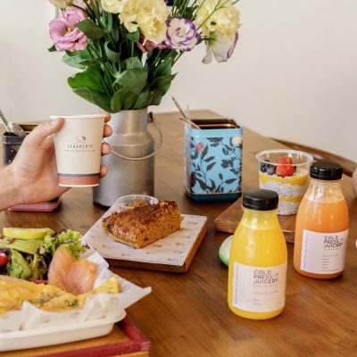 Componi la tua Colazione da Sanamente Bowl Cafè prima di gustare una deliziosa pokè consegna a domicilio con Cosaporto