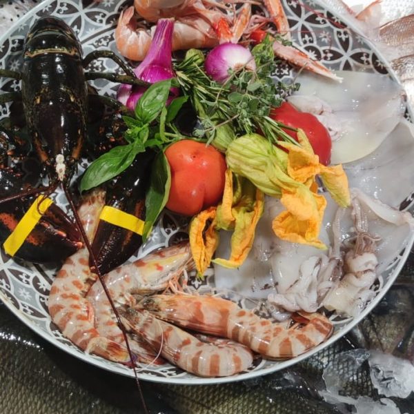 Grigliata mista di Crostacei con verdure Pesce Baracca consegna a domicilio con Cosaporto