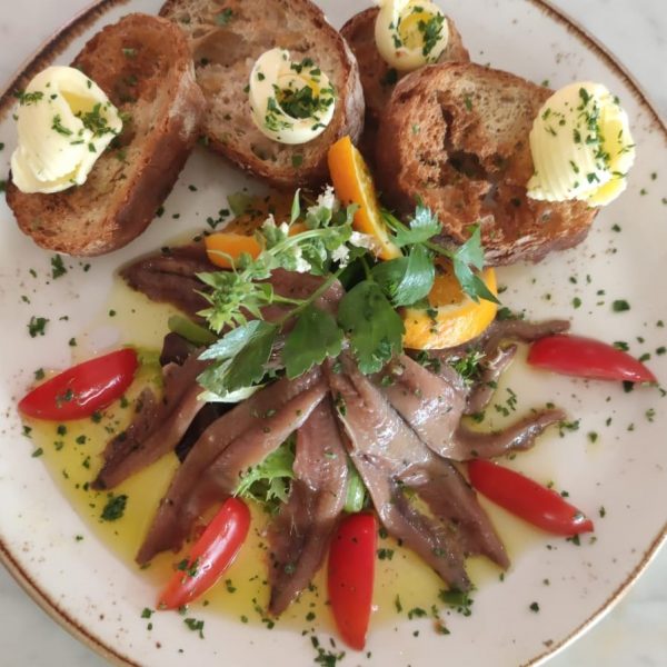 Alici del Cantabrico con burro e pane tostato Pesce Baracca consegna a domicilio con Cosaporto