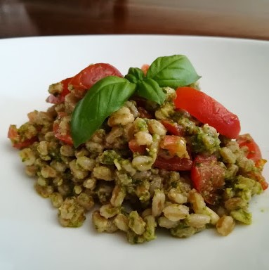 Insalata di farro pesto e seppie La Cantina del Castello consegna a domicilio con Cosaporto