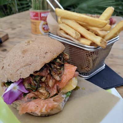 Componi il tuo menù da The Place consegna a domicilio con Cosaporto