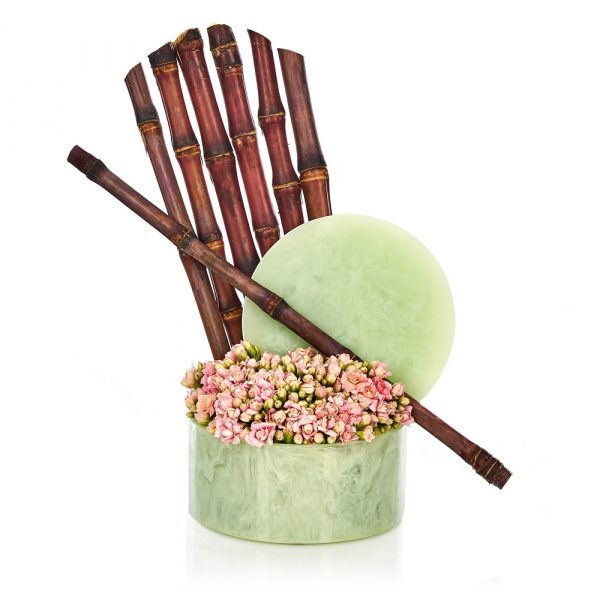 Composizione floreale su cofanetto resina con colori a scelta Armani / Fiori consegna a domicilio con Cosaporto