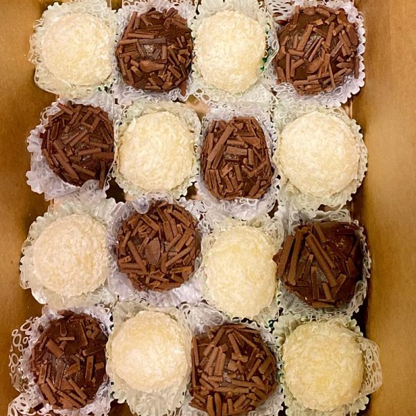 Brigadeiros e Beijinhos Nata a Milano consegna a domicilio con Cosaporto