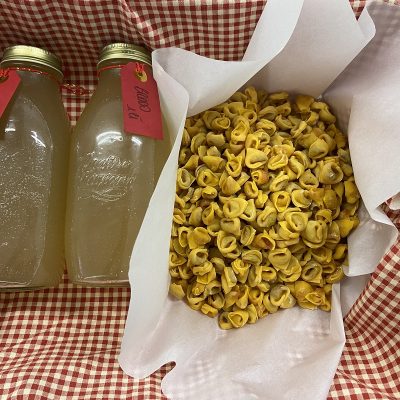 Box Tortellino in brodo per due Oui in Cucina consegna a domicilio con Cosaporto