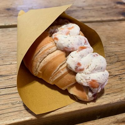 Cornetto Salmone affumicato Ricotta e Aneto Il Cornetto Salato consegna a domicilio con Cosaporto