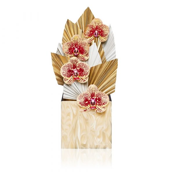 Orchidea, Golden Treasure e foglie di Chamaerops su vaso in plexiglass avorio Armani / Fiori consegna a domicilio con Cosaporto