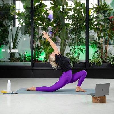 Gift Card per Lezione collettiva di Hatha Yoga online Trybe consegna a domicilio con Cosaporto