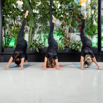 Gift Card per lezione privata di Hatha yoga online con tappetino Trybe consegna a domicilio con Cosaporto