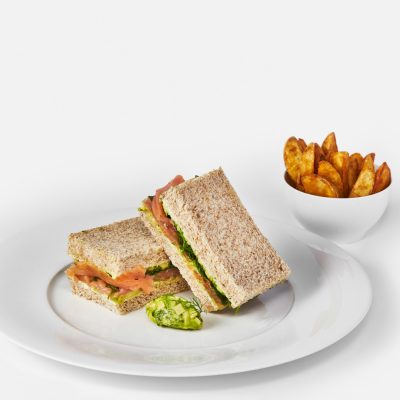 Componi il tuo Executive Lunch di Emporio Armani Caffè consegna a domicilio con Cosaporto