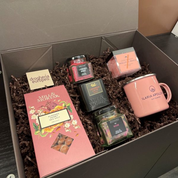 Pink Love Box Gourmet Drogheria europea consegna a domicilio con cosaporto