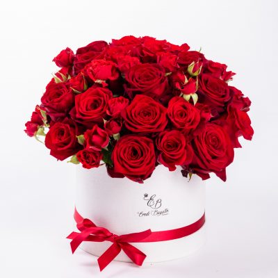 Cappelliera rose rosse media/grande consegna a domicilio con cosaporto