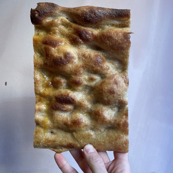 Focaccia semi-integrale liscia Tone Bread consegna a domicilio con cosaporto