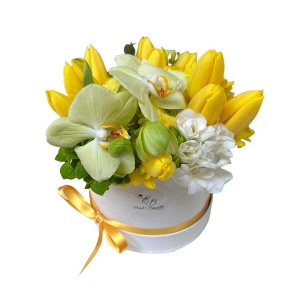 Cappelliera con fiori misti sui toni del giallo Eredi Bagatin consegna a domicilio con cosaporto