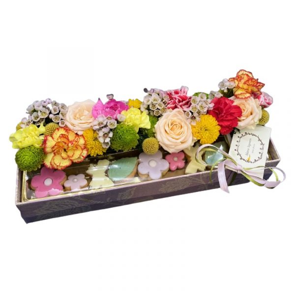 Box Fiori di Stagione con Biscotti artigianali Marco Segantin Atelier consegna a domicilio con Cosaporto
