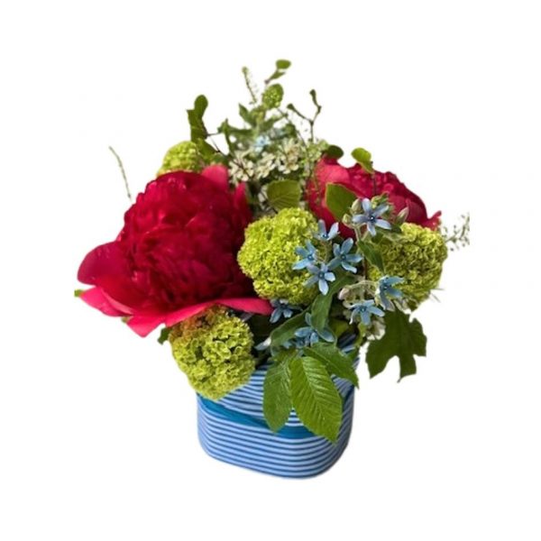 Composizione di Fiori Freschi con Peonie Coral consegna a domicilio con cosaporto